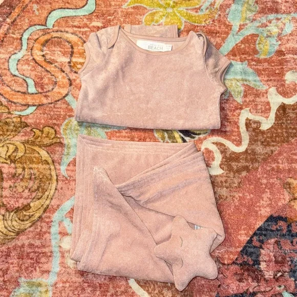 Barefoot Dreams Pink Baby Set - Picture 3 of 3